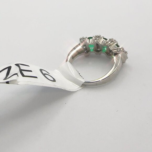 🆕 Vintage-Inspired Imitation Emerald &   Imitation Diamond Silver Ring - Picture 13 of 13